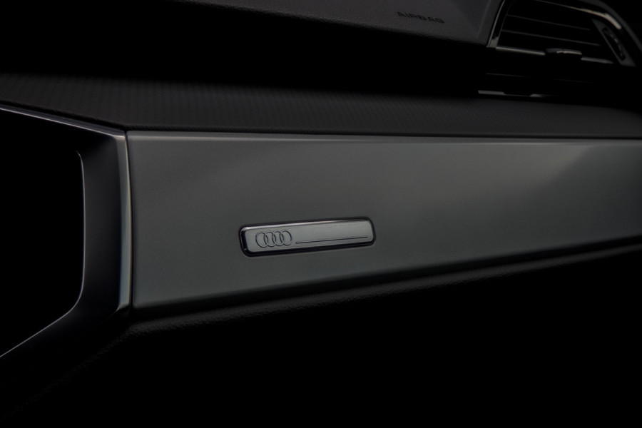 Audi Q3 45 TFSI e S edition | S-line | SOH 95% | Apple carplay | Trekhaak | ACC | Stoelverwarming