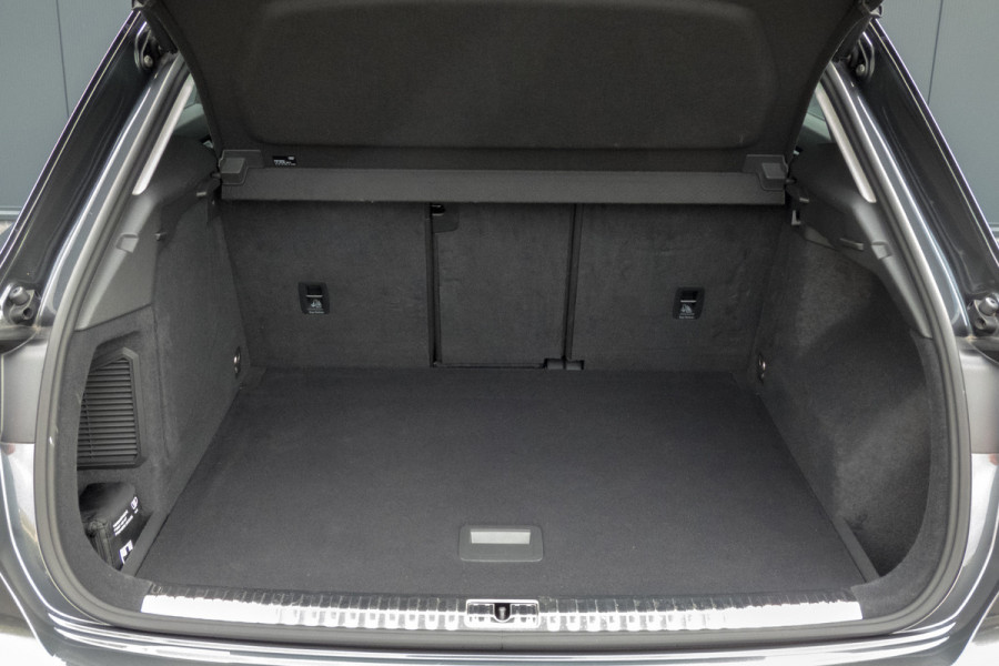 Audi Q3 45 TFSI e S edition | S-line | SOH 95% | Apple carplay | Trekhaak | ACC | Stoelverwarming