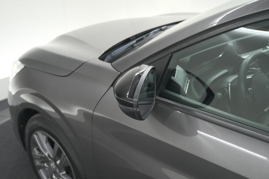 Peugeot 208 PureTech 100 EAT8 Allure | Navigatie | Parkeersensoren | Cruise Control