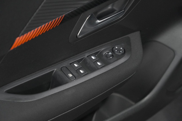 Peugeot 208 PureTech 100 EAT8 Allure | Navigatie | Parkeersensoren | Cruise Control