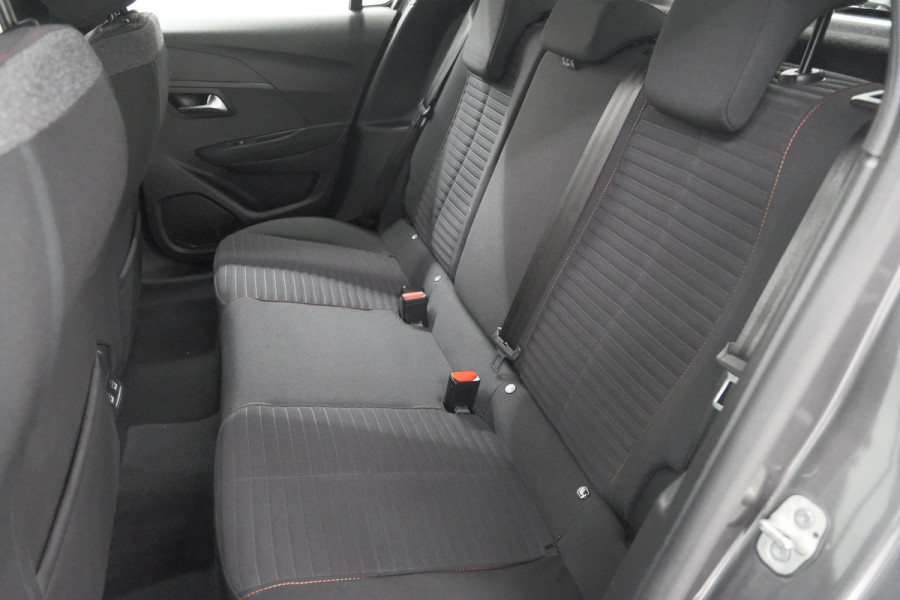 Peugeot 208 PureTech 100 EAT8 Allure | Navigatie | Parkeersensoren | Cruise Control
