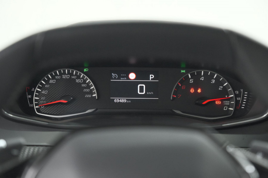 Peugeot 208 PureTech 100 EAT8 Allure | Navigatie | Parkeersensoren | Cruise Control