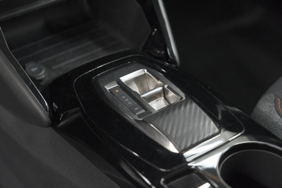Peugeot 208 PureTech 100 EAT8 Allure | Navigatie | Parkeersensoren | Cruise Control