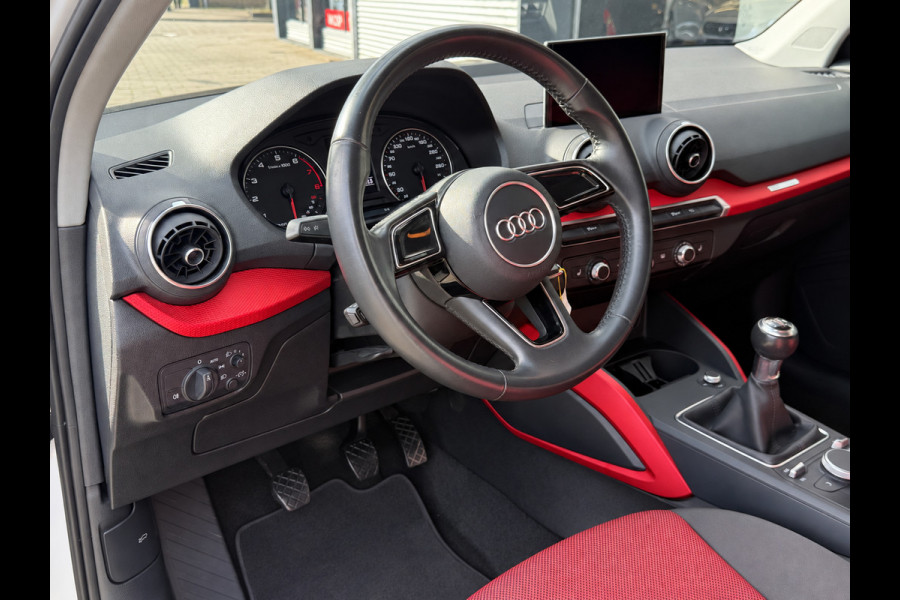 Audi Q2 30 TFSI Sport S Line Edition - Airco I Sport interieur & Velgen I PDC I Dealer onderhouden