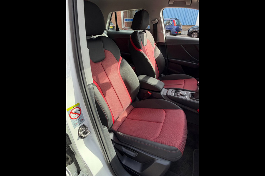 Audi Q2 30 TFSI Sport S Line Edition - Airco I Sport interieur & Velgen I PDC I Dealer onderhouden