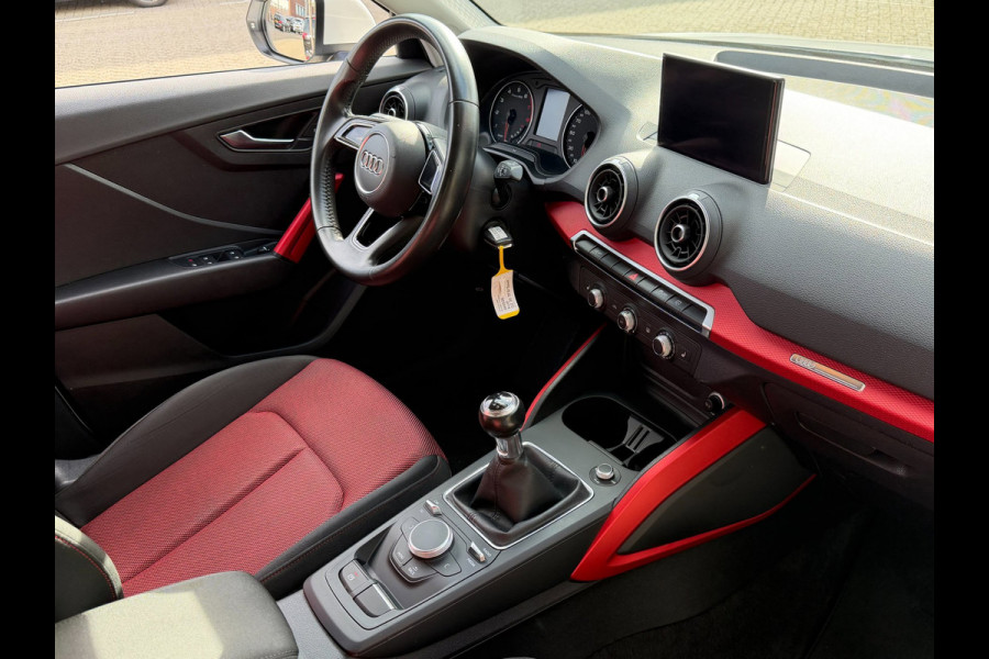 Audi Q2 30 TFSI Sport S Line Edition - Airco I Sport interieur & Velgen I PDC I Dealer onderhouden