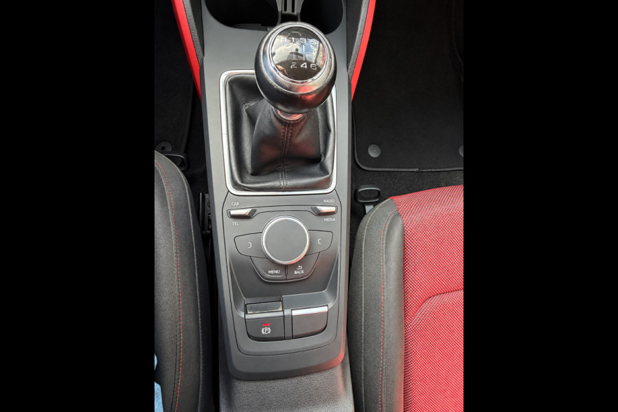 Audi Q2 30 TFSI Sport S Line Edition - Airco I Sport interieur & Velgen I PDC I Dealer onderhouden