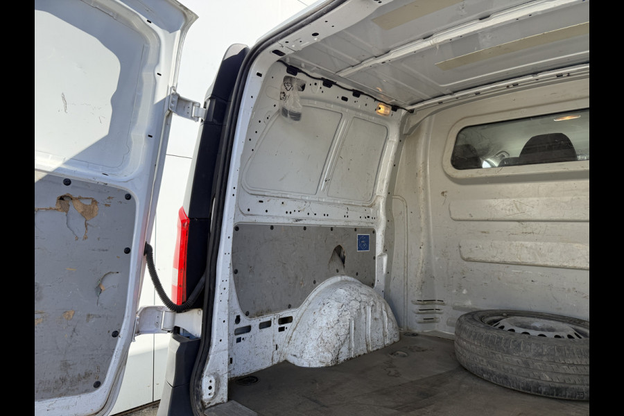 Mercedes-Benz Vito 114 1.9 CDI 136PK Dubbele Cabine L2H1 5 Stoelen Climate Control Cruise Control Trekhaak Carplay Camera