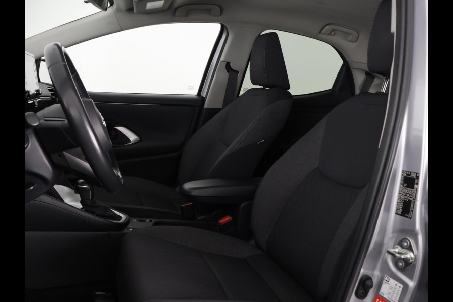 Toyota Yaris 1.5 HYBRID DYNAMIC SILVERLINE GARANTIE TOT 9-2031 CARPLAY NAVIGATIE .CAMERA. ADAPTIEVE CRUISE CONTROL . APPLE CARPLAY & ANDRIOD AUTO .