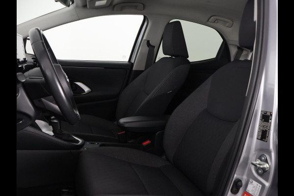 Toyota Yaris 1.5 HYBRID DYNAMIC SILVERLINE GARANTIE TOT 9-2031 CARPLAY NAVIGATIE .CAMERA. ADAPTIEVE CRUISE CONTROL . APPLE CARPLAY & ANDRIOD AUTO .