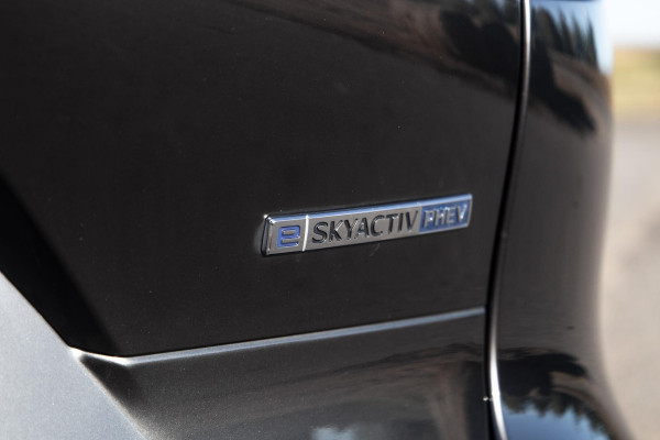 Mazda CX-60 2.5 e-SkyActiv PHEV Homura PANORAMA / TREKHAAK / 360 CAMERA / STOELVERWARMING + KOELING / CARPLAY / ADAPTIVE CRUISE