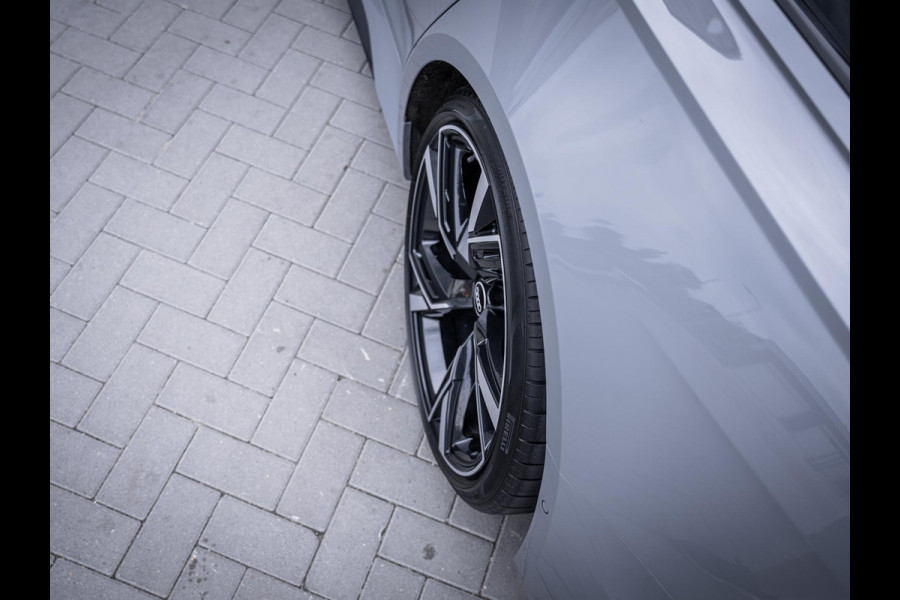 Audi RS6 Avant C8 4.0 V8 TFSI quattro - Dynamic + l Ceramic l 4WS l HUD