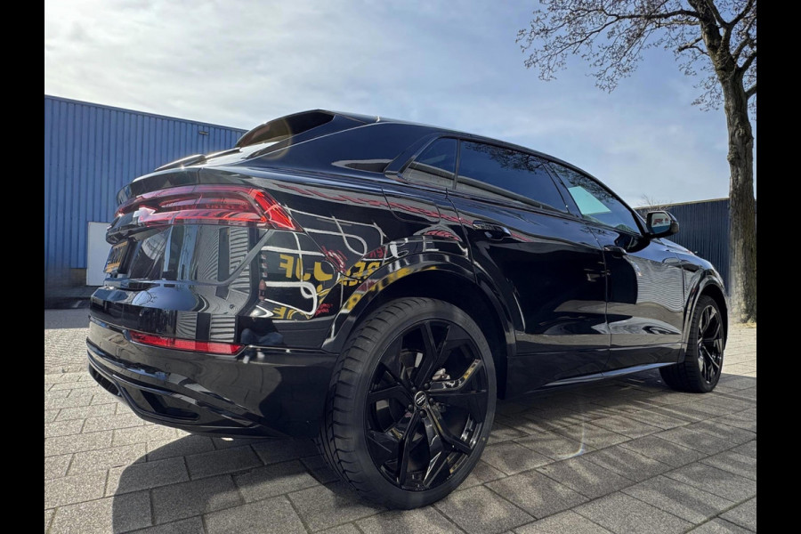 Audi Q8 3.0 -V6 24V 55 TFSi Quattro - Panorama dak I Airco I Leer I 23 inch velgen I PDC I Led i 24.000 KM