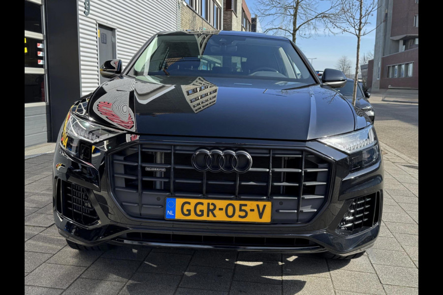 Audi Q8 3.0 -V6 24V 55 TFSi Quattro - Panorama dak I Airco I Leer I 23 inch velgen I PDC I Led i 24.000 KM