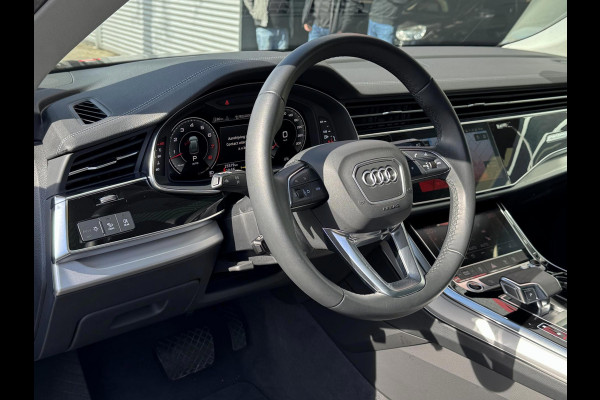 Audi Q8 3.0 -V6 24V 55 TFSi Quattro - Panorama dak I Airco I Leer I 23 inch velgen I PDC I Led i 24.000 KM