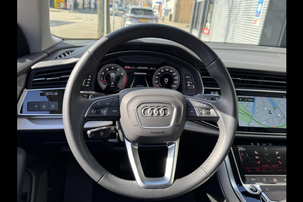 Audi Q8 3.0 -V6 24V 55 TFSi Quattro - Panorama dak I Airco I Leer I 23 inch velgen I PDC I Led i 24.000 KM