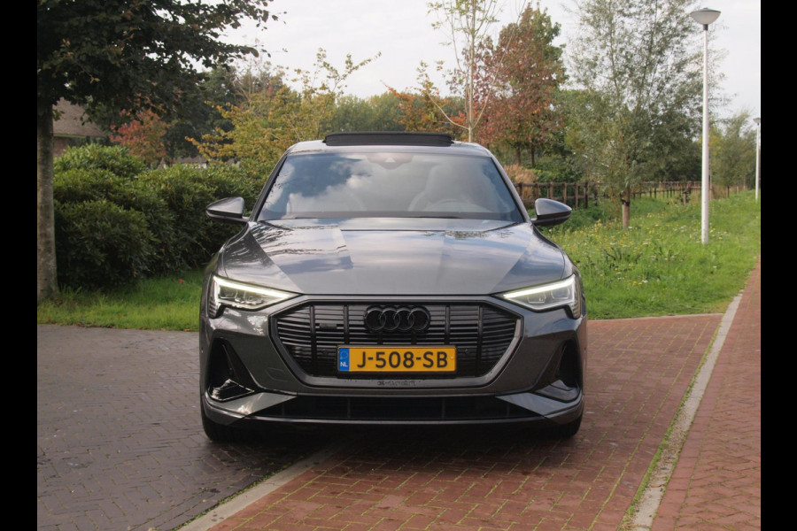 Audi e-tron Sportback 55 quattro S edition 95 kWh | SOH 92% | S-Line Stoelen | Panoramadak | Bang & Olufsen | Camera | Ambienteverlichting |