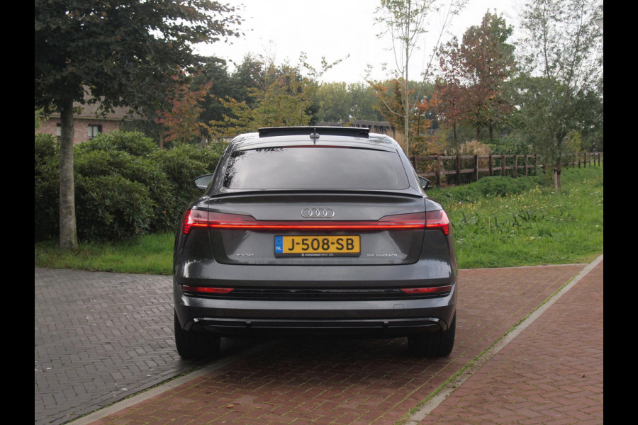 Audi e-tron Sportback 55 quattro S edition 95 kWh | SOH 92% | S-Line Stoelen | Panoramadak | Bang & Olufsen | Camera | Ambienteverlichting |