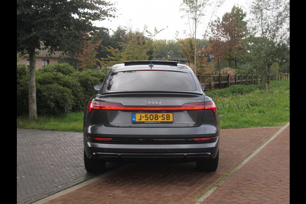Audi e-tron Sportback 55 quattro S edition 95 kWh | SOH 92% | S-Line Stoelen | Panoramadak | Bang & Olufsen | Camera | Ambienteverlichting |
