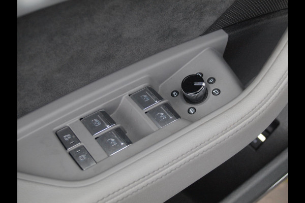 Audi e-tron Sportback 55 quattro S edition 95 kWh | SOH 92% | S-Line Stoelen | Panoramadak | Bang & Olufsen | Camera | Ambienteverlichting |