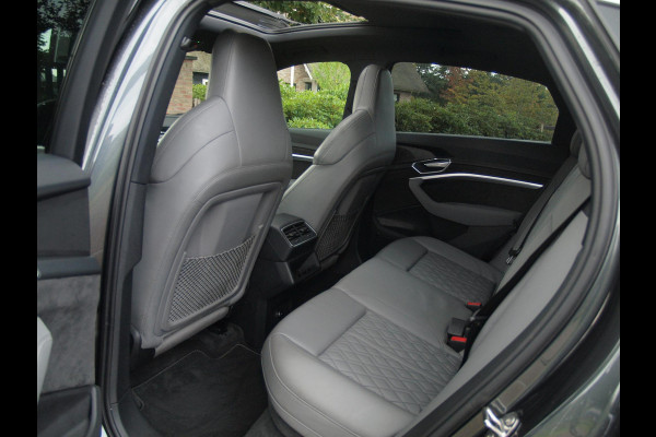 Audi e-tron Sportback 55 quattro S edition 95 kWh | SOH 92% | S-Line Stoelen | Panoramadak | Bang & Olufsen | Camera | Ambienteverlichting |