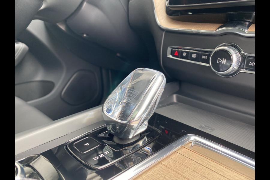 Volvo XC60 T6 Plug-in hybrid AWD Ultra Dark / Trekhaak / 360 camera / Harman/Kardon / Panoramadak /