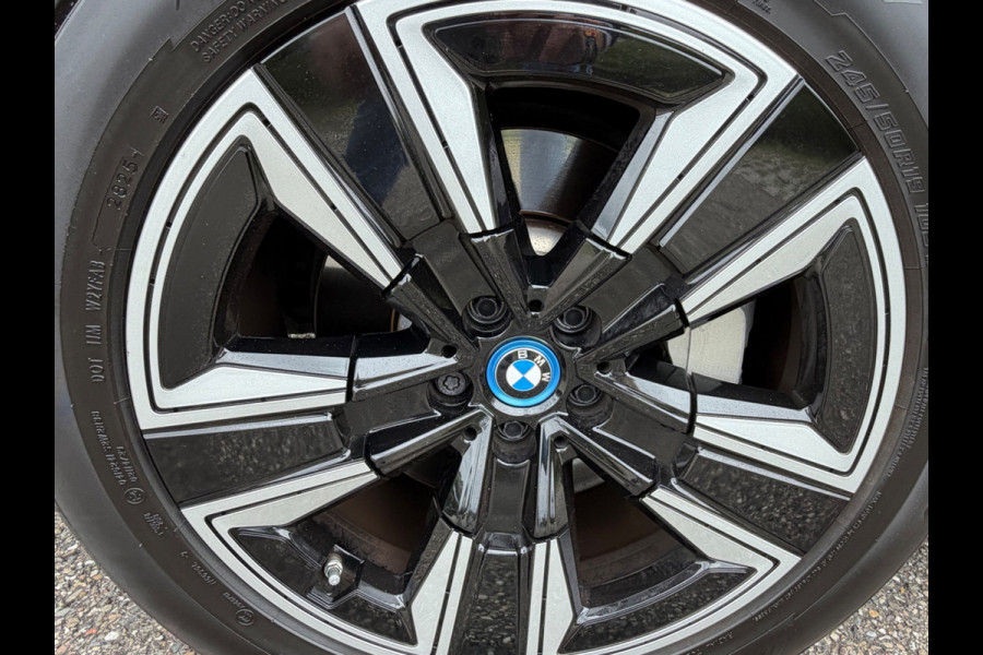 BMW iX3 M SPORT pakket 80 kWh, panoramadak, SOH 98,2 %,vol opties, 1 e eigenaar,conjac sport leder, Origineel NL auto met nap
