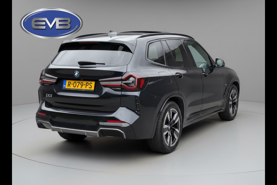 BMW iX3 M SPORT pakket 80 kWh, panoramadak, SOH 98,2 %,vol opties, 1 e eigenaar,conjac sport leder, Origineel NL auto met nap