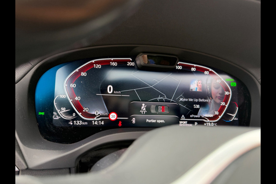 BMW iX3 M SPORT pakket 80 kWh, panoramadak, SOH 98,2 %,vol opties, 1 e eigenaar,conjac sport leder, Origineel NL auto met nap