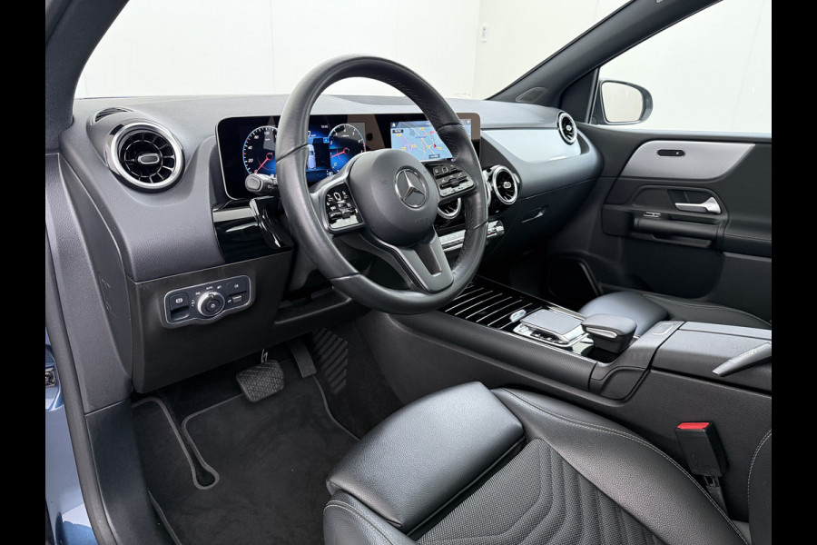 Mercedes-Benz B-Klasse 180 Automaat Panoramadak Stoelverwarming Navi Camera Elek.Achterklep Pdc Business Solution Cruise Control Lmv 16" Led Isofix Bluetooth Keyless GO Rijstrooksensor 1e Eigenaar Dealeronderhouden Origineel Nederlandse Auto