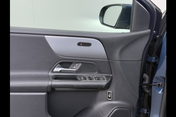 Mercedes-Benz B-Klasse 180 Automaat Panoramadak Stoelverwarming Navi Camera Elek.Achterklep Pdc Business Solution Cruise Control Lmv 16" Led Isofix Bluetooth Keyless GO Rijstrooksensor 1e Eigenaar Dealeronderhouden Origineel Nederlandse Auto