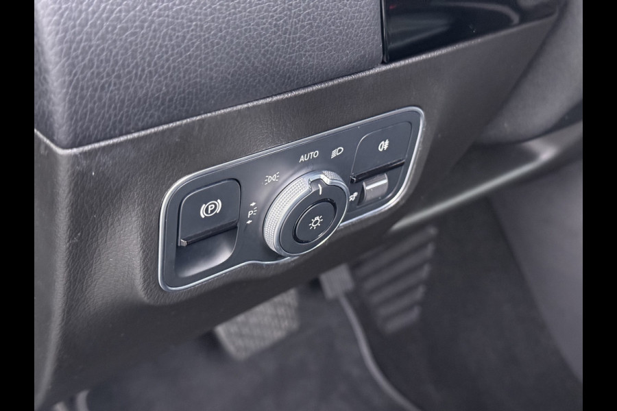 Mercedes-Benz B-Klasse 180 Automaat Panoramadak Stoelverwarming Navi Camera Elek.Achterklep Pdc Business Solution Cruise Control Lmv 16" Led Isofix Bluetooth Keyless GO Rijstrooksensor 1e Eigenaar Dealeronderhouden Origineel Nederlandse Auto