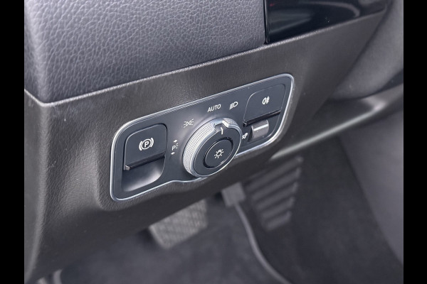 Mercedes-Benz B-Klasse 180 Automaat Panoramadak Stoelverwarming Navi Camera Elek.Achterklep Pdc Business Solution Cruise Control Lmv 16" Led Isofix Bluetooth Keyless GO Rijstrooksensor 1e Eigenaar Dealeronderhouden Origineel Nederlandse Auto