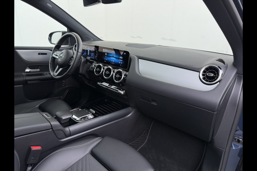 Mercedes-Benz B-Klasse 180 Automaat Panoramadak Stoelverwarming Navi Camera Elek.Achterklep Pdc Business Solution Cruise Control Lmv 16" Led Isofix Bluetooth Keyless GO Rijstrooksensor 1e Eigenaar Dealeronderhouden Origineel Nederlandse Auto