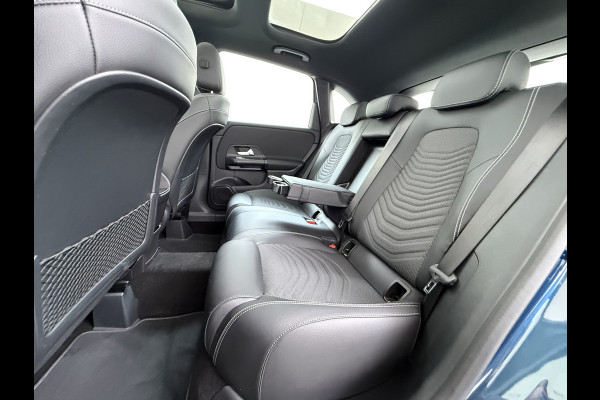 Mercedes-Benz B-Klasse 180 Automaat Panoramadak Stoelverwarming Navi Camera Elek.Achterklep Pdc Business Solution Cruise Control Lmv 16" Led Isofix Bluetooth Keyless GO Rijstrooksensor 1e Eigenaar Dealeronderhouden Origineel Nederlandse Auto