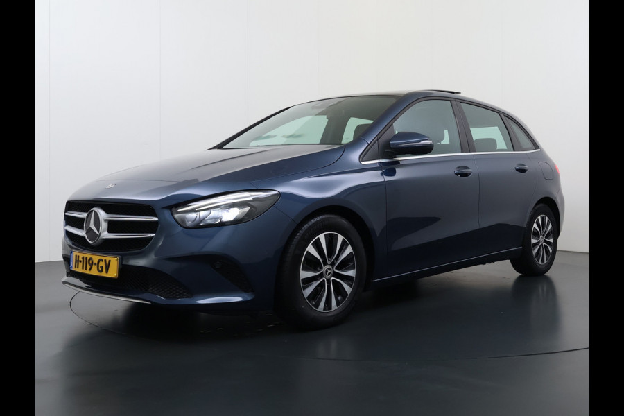 Mercedes-Benz B-Klasse 180 Automaat Panoramadak Stoelverwarming Navi Camera Elek.Achterklep Pdc Business Solution Cruise Control Lmv 16" Led Isofix Bluetooth Keyless GO Rijstrooksensor 1e Eigenaar Dealeronderhouden Origineel Nederlandse Auto