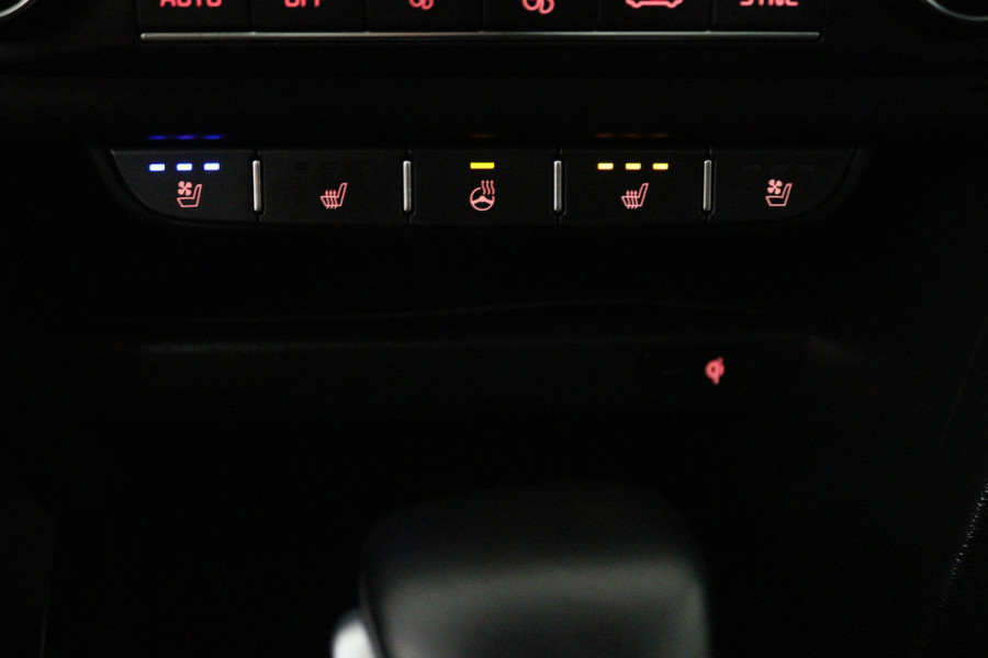 Kia Ceed Sportswagon 1.4 T-GDi GT-PlusLine (PANORAMADAK, STOELVERWARMING, STOELKOELING, CAMERA)
