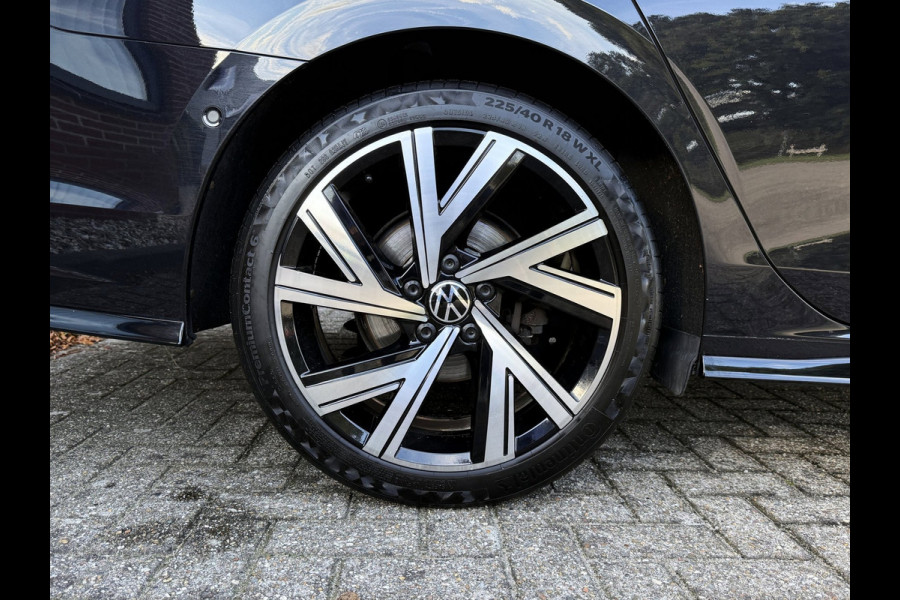 Volkswagen Golf Variant 2.0 TSI R-Line - IQ.Light - Carplay - Virtual dash - 18" - Adaptieve Cruise Control - Sportstoelen