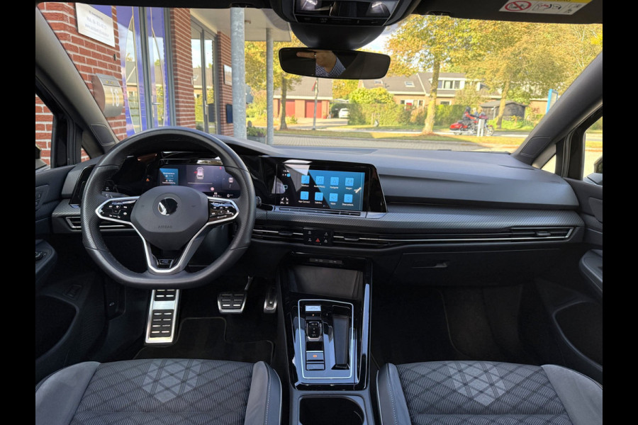 Volkswagen Golf Variant 2.0 TSI R-Line - IQ.Light - Carplay - Virtual dash - 18" - Adaptieve Cruise Control - Sportstoelen