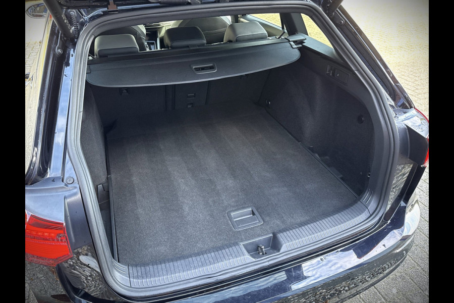 Volkswagen Golf Variant 2.0 TSI R-Line - IQ.Light - Carplay - Virtual dash - 18" - Adaptieve Cruise Control - Sportstoelen