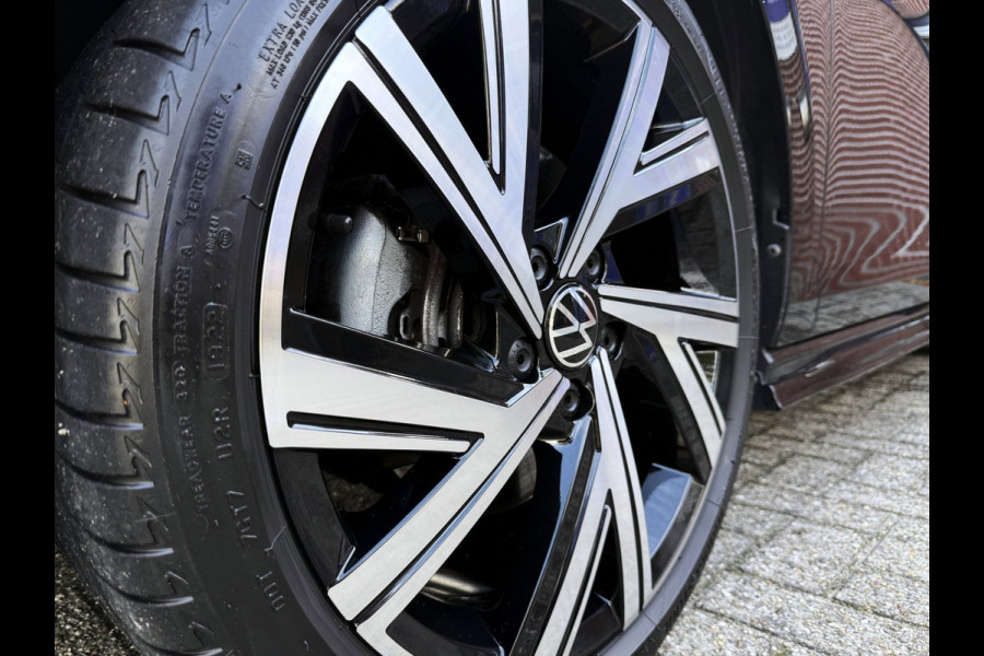 Volkswagen Golf Variant 2.0 TSI R-Line - IQ.Light - Carplay - Virtual dash - 18" - Adaptieve Cruise Control - Sportstoelen