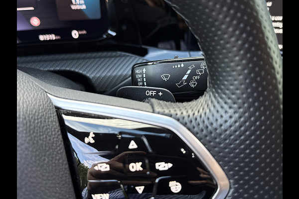 Volkswagen Golf Variant 2.0 TSI R-Line - IQ.Light - Carplay - Virtual dash - 18" - Adaptieve Cruise Control - Sportstoelen