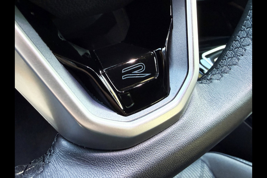 Volkswagen Golf Variant 2.0 TSI R-Line - IQ.Light - Carplay - Virtual dash - 18" - Adaptieve Cruise Control - Sportstoelen
