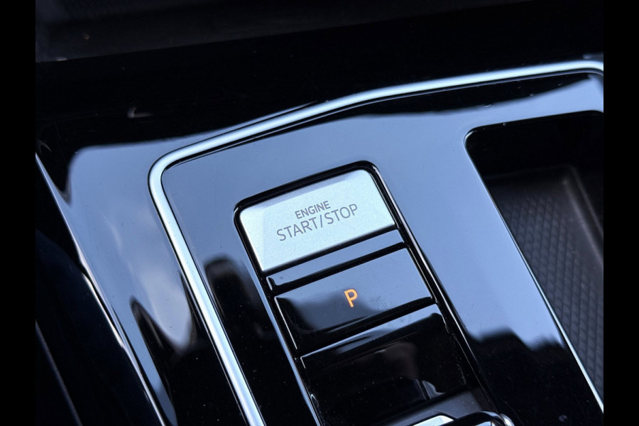Volkswagen Golf Variant 2.0 TSI R-Line - IQ.Light - Carplay - Virtual dash - 18" - Adaptieve Cruise Control - Sportstoelen