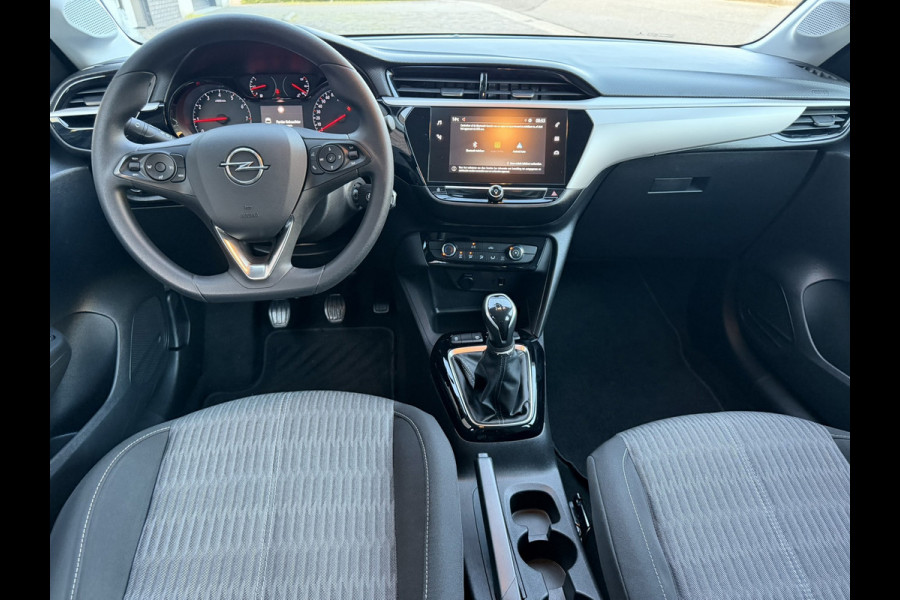 Opel Corsa 1.2 / Apple Car-Play - Android / ALL-Season Nieuw / 1e Eigenaar / NED-Corsa / Parkeersensoren / Cruise Control