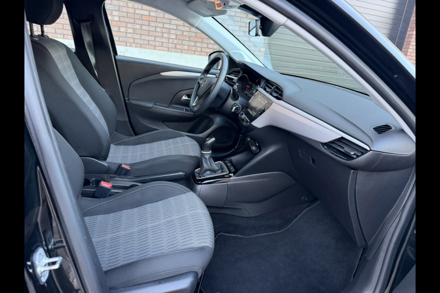 Opel Corsa 1.2 / Apple Car-Play - Android / ALL-Season Nieuw / 1e Eigenaar / NED-Corsa / Parkeersensoren / Cruise Control
