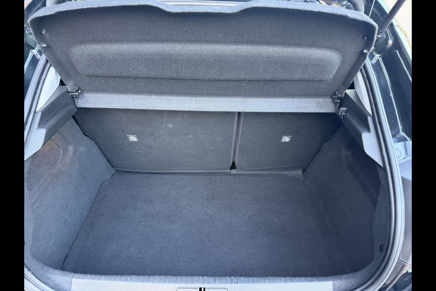 Opel Corsa 1.2 / Apple Car-Play - Android / ALL-Season Nieuw / 1e Eigenaar / NED-Corsa / Parkeersensoren / Cruise Control