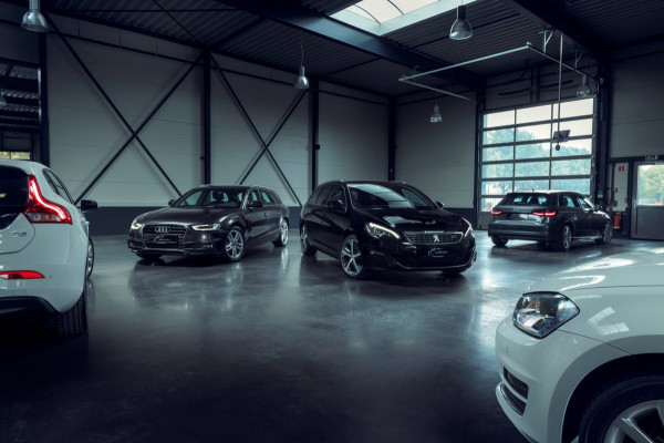 Opel Corsa 1.2 / Apple Car-Play - Android / ALL-Season Nieuw / 1e Eigenaar / NED-Corsa / Parkeersensoren / Cruise Control