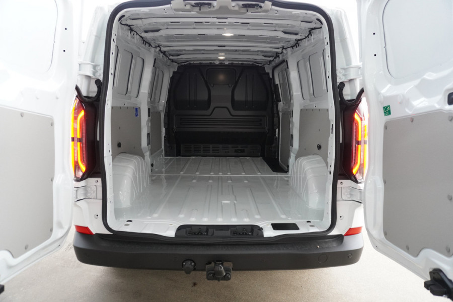 Ford E-Transit Custom 340 L2H1 Trend 71 kWh/136PK Automaat nr. V014 | Airco | Cruise | Trekhaak |  Apple CP-Android auto