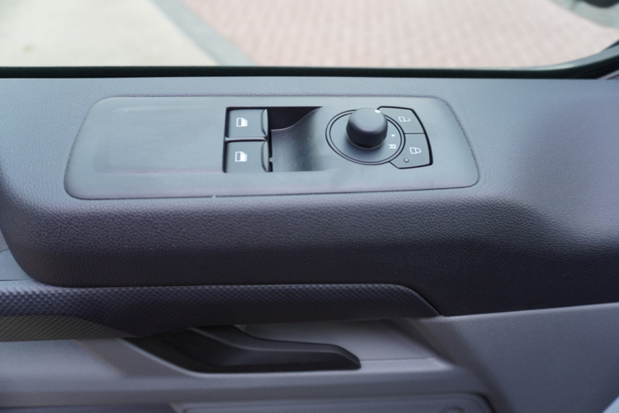 Ford E-Transit Custom 340 L2H1 Trend 71 kWh/136PK Automaat Airco | Cruise | Trekhaak |  Apple CP-Android auto